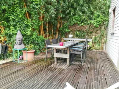 Jardin de l'établissement Villa élégante à Château-la-Vallière avec piscine privée