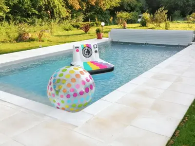 Piscine de l'établissement Villa élégante à Château-la-Vallière avec piscine privée ou située à proximité