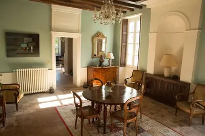 Coin salon dans l'établissement Le Clos des Péziers