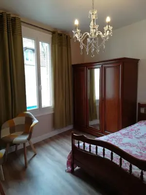 Un ou plusieurs lits dans un hébergement de l'établissement Appartement 2 chambres 52 m2 centre ville