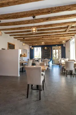 Restaurant ou autre lieu de restauration dans l'établissement L'Auberge du Croissant