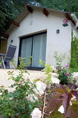 Jardin de l'établissement Cottage cosy avec spa privatif - escapade romantique Val de Loire