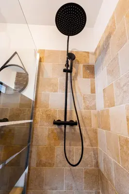 Salle de bains dans l'établissement Kawaii - Domaine Tropical