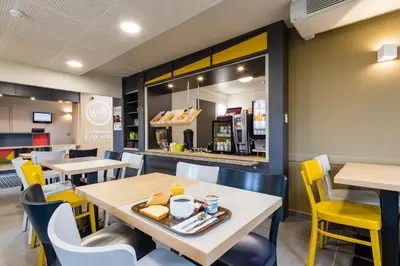 Cuisine ou kitchenette dans l'établissement B&B HOTEL Tours Nord 2 La petite Arche