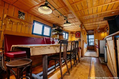 Cuisine ou kitchenette dans l'établissement BATEAU LE VENT DE TRAVERS