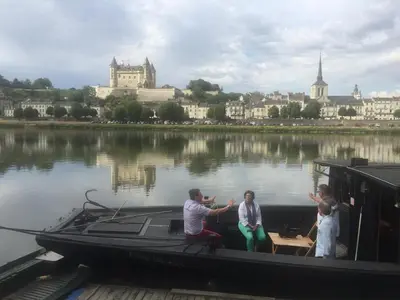 Vue sur la rivière ou le fleuve situé(e) à proximité de le bateau