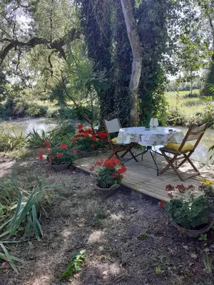 Jardin de l'établissement gîte 