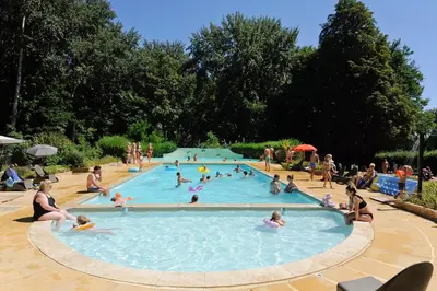 Piscine de l'établissement Appartement du Commun au Château de Chanteloup ou située à proximité