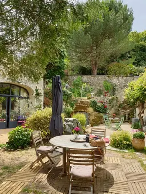 Jardin de l'établissement Gîte la comète