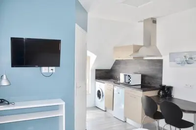 Cuisine ou kitchenette dans l'établissement La petite maison 3