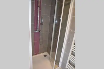 Salle de bains dans l'établissement La petite maison 4