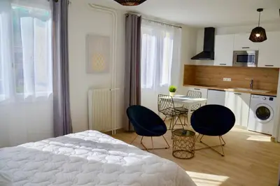 Cuisine ou kitchenette dans l'établissement Dolmen Adrien 3