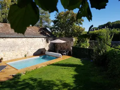 Piscine de l'établissement Le Petit Villandry ou située à proximité