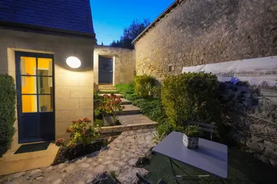Jardin de l'établissement Closerie de l'Echeneau au cœur de Vouvray