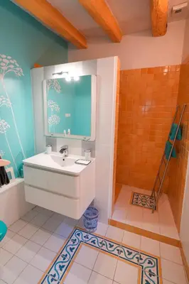 Salle de bains dans l'établissement Closerie de l'Echeneau au cœur de Vouvray