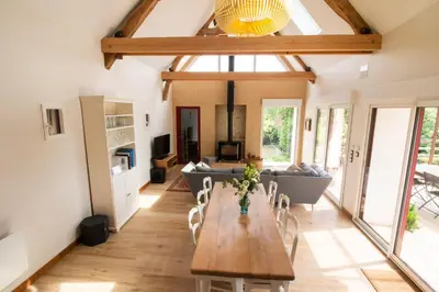 Télévision ou salle de divertissement dans l'établissement Maison nature cosy proche Azay Villandry