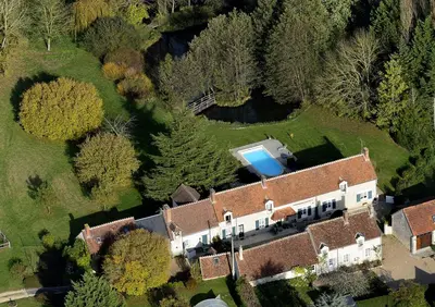 Piscine de l'établissement Traînefeuilles - Gîte au Four à Pain proche Zoo de Beauval ou située à proximité