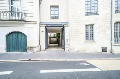 Plan de l'établissement Maison d'architecte centre Tours jardin, climatisation, parking 5 p