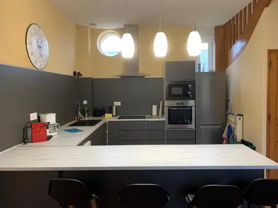 Cuisine ou kitchenette dans l'établissement Loire Valley Cottages