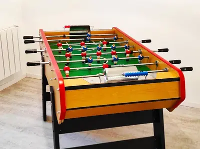 Billard dans l'établissement Maison avec jardin en centre ville - proche gare et circuit 24h du mans
