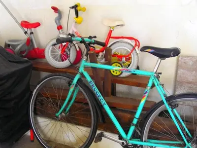 Vélo sur le terrain de l'établissement Gîte Champêtre avec Piscine Chauffée, Cheminée, et Terrasse en Plein Sud - FR-1-410-131 ou dans les environs
