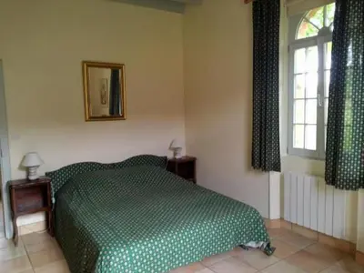 Un ou plusieurs lits dans un hébergement de l'établissement Gîte familial & authentique avec jardin arboré, entre Angers & Le Mans, idéal visites & détente - FR-1-410-208