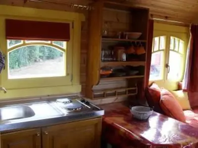 Plan de l'établissement Roulotte bucolique en bois avec terrasse, Vallée de la Sarthe - FR-1-410-188