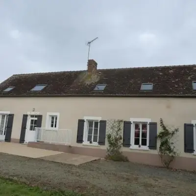 Fermette rénovée avec terrasse
