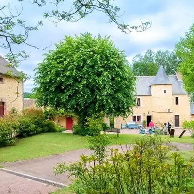 Charme et authenticité : gîte pour 4 pers. en bord de rivière avec jardin enchanteur en Sarthe - FR-1-410-236