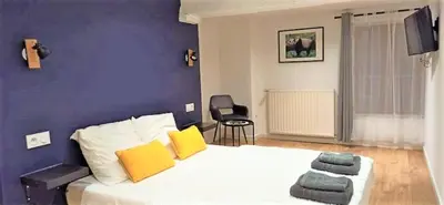 Plan de l'établissement A 4 min du Zoo de Beauval Chambre 2 personnes et bureau 1er étage