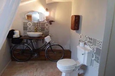 Salle de bains dans l'établissement Chez Florence et Sylvain de Loudun