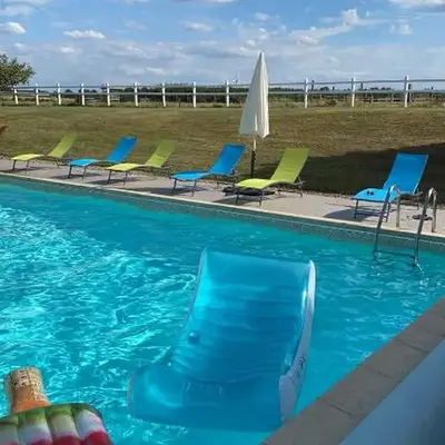 loveyou Villalunoterie Futuroscope Piscine spa 4pers
