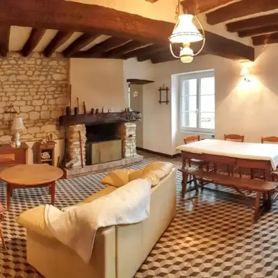 Maison de charme avec jardin aux Trois-Moutiers