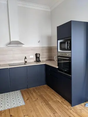 Cuisine ou kitchenette dans l'établissement Logis ville, 24h Mans, zoo, prytanée, golfe, 6 pers