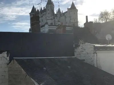 Plan de l'établissement Jolie maison tuffeau centre de Saumur avec local vélos