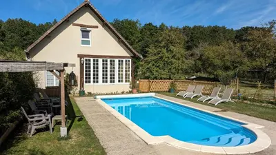 Piscine de l'établissement Au Bonheur de Cisse ou située à proximité