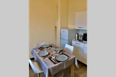 Cuisine ou kitchenette dans l'établissement Appart T2 Gare TGV spacieux et tout équipé