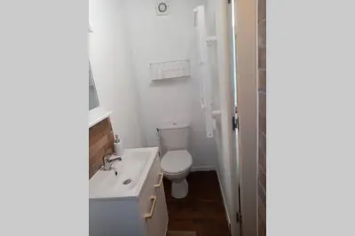 Salle de bains dans l'établissement Meublé tourisme classé 1 étoile - coeur de ville quartier cathédrale