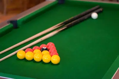 Billard dans l'établissement La Closerie Saint-Vincent, chambres d'hôtes Amboise