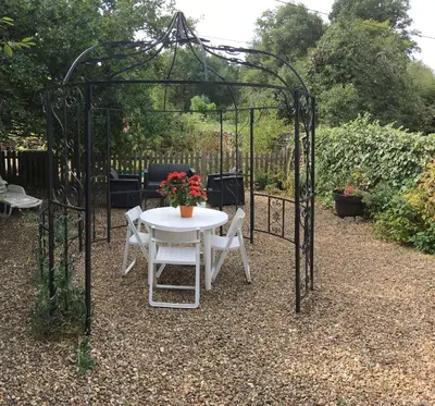 Jardin de l'établissement Les chaumières du Chêne