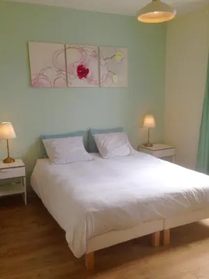 Un ou plusieurs lits dans un hébergement de l'établissement Joli Appartement Le Gutenberg T2 4p Quartier Mirabeau Proche Gare