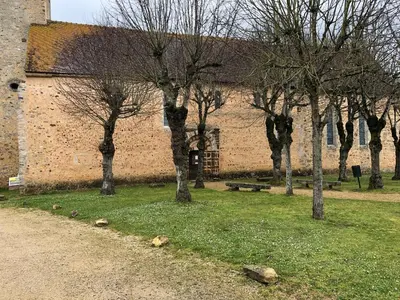 Jardin de l'établissement Nid Douillet pour 2 à Asnières-sur-Vègre, Petite Cité de Caractère - FR-1-410-317