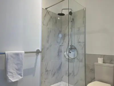 Salle de bains dans l'établissement Hotel TULTY