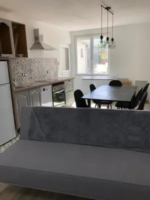 Cuisine ou kitchenette dans l'établissement LA PETITE MAISON DE TATATE