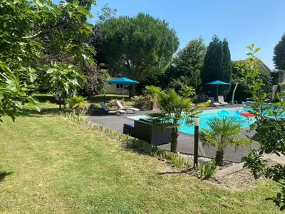 Piscine de l'établissement Gîte Le Travezay ou située à proximité