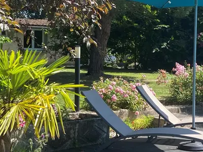 Jardin de l'établissement Gîte Le Travezay