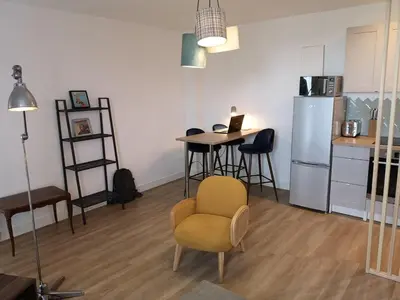 Cuisine ou kitchenette dans l'établissement Happy Kool - centre ville + wifi + parking privé