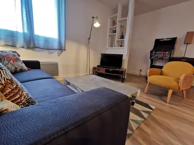 Télévision ou salle de divertissement dans l'établissement Happy Kool - centre ville + wifi + parking privé