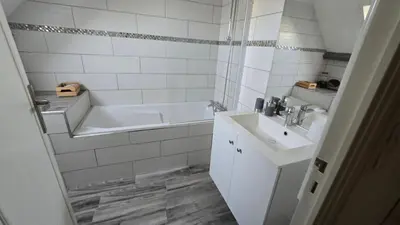 Salle de bains dans l'établissement LA VEUZAINE