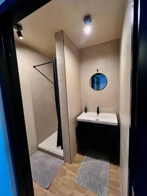Salle de bains dans l'établissement Maison 1440 - STORIES, logement Atypique Sport Auto
